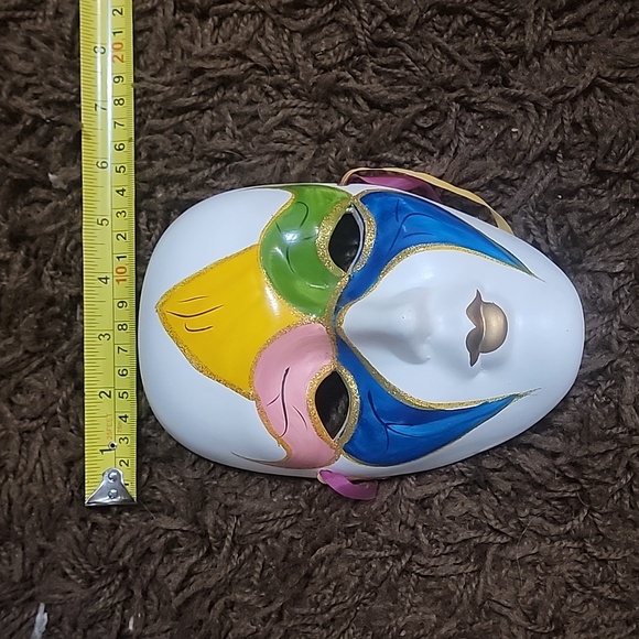 Vintage Mardi Gras Porcelain Ceramic Painted Face Mask Set Of 2 Good Condition - Picture 4 of 5